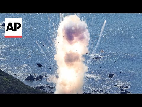 Moment Japan&#039;s Space One rocket explodes