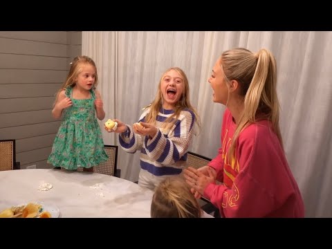 TELLING OUR KIDS THE GENDER OF OUR BABY!